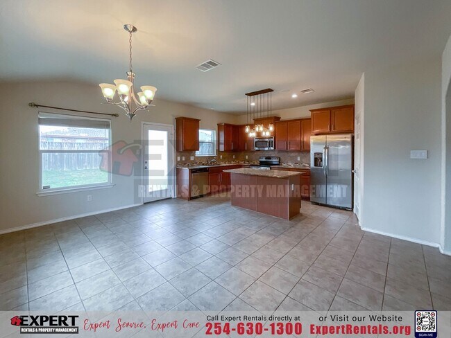 Building Photo - Enchanting 4-bedroom, 2-bathroom home nestled in Splawn Ranch!