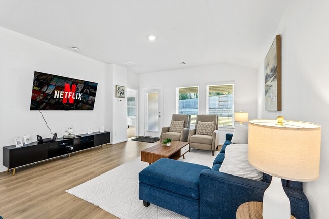 Building Photo - 1940 Velvet Oak Ln