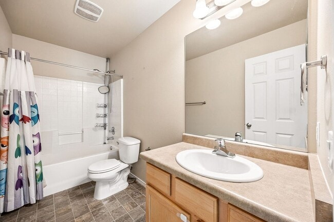Building Photo - 3 Bedroom 2.5 bath Foxglove Meadows Home $3495.00