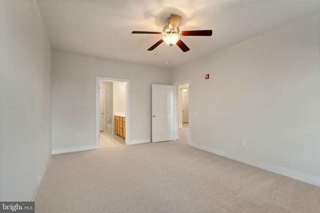 Building Photo - 9521 Bastille St