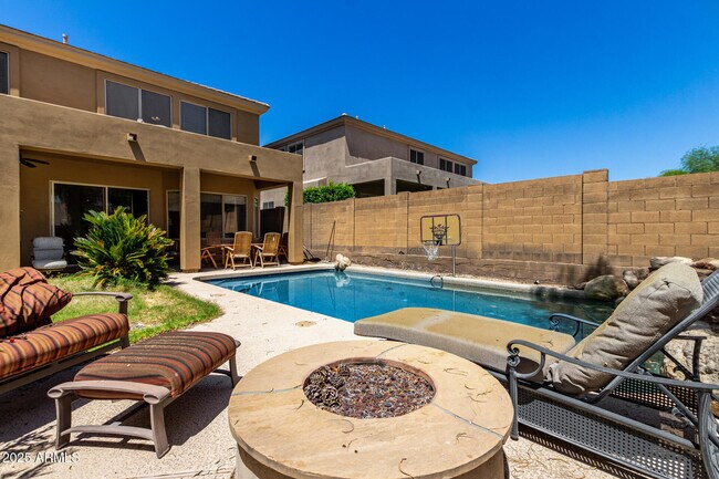 Building Photo - 10573 E Sheena Dr