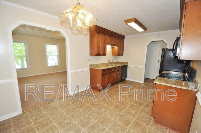 Building Photo - 1128 Hazel Ave