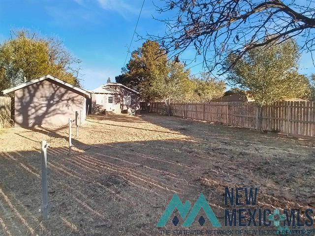 Building Photo - 1900 Axtell St