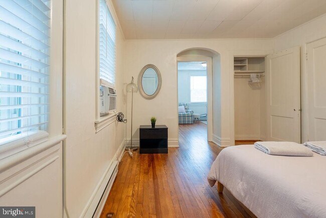 Building Photo - 315 Frederick St