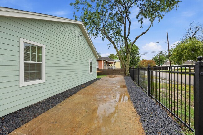 Building Photo - 1509 Walton St