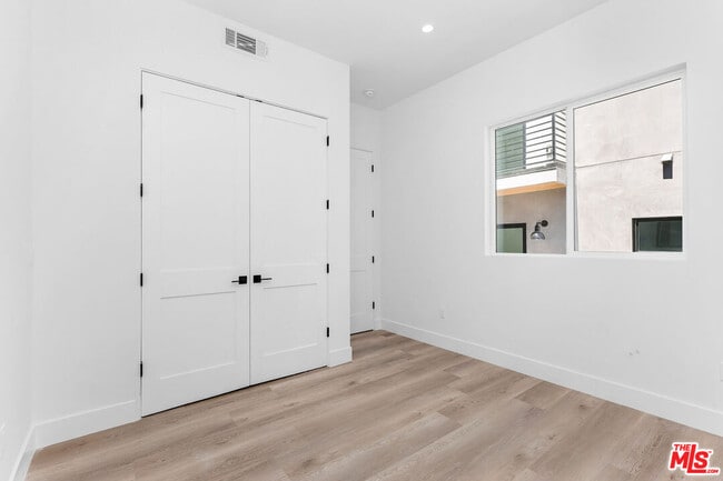 Building Photo - 1819 Ashmore Pl