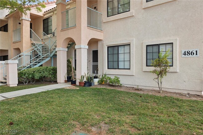 Building Photo - 4861 S Torrey Pines Dr