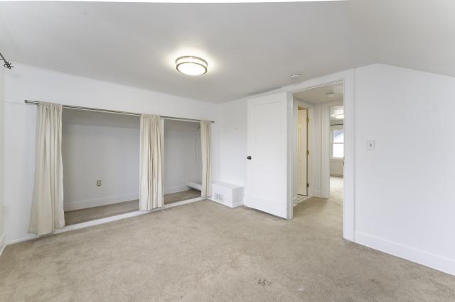 Building Photo - 4 bedroom in Seattle WA 98103