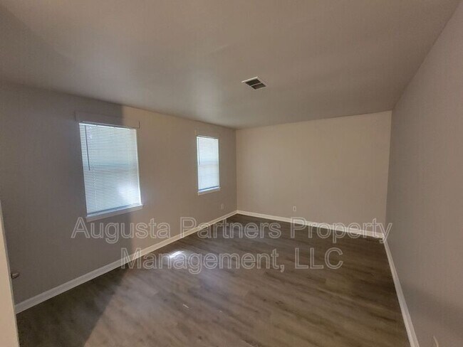 Building Photo - 4615 Renee St