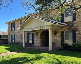 Building Photo - New Listing in a great location