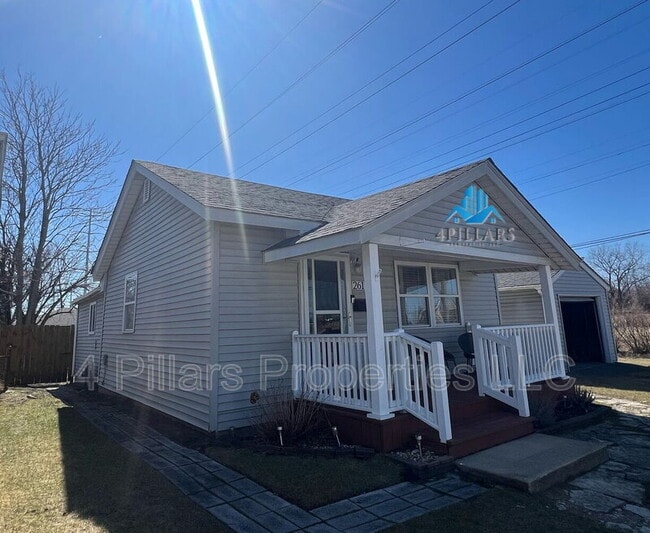 Building Photo - 2612 Vine Ct