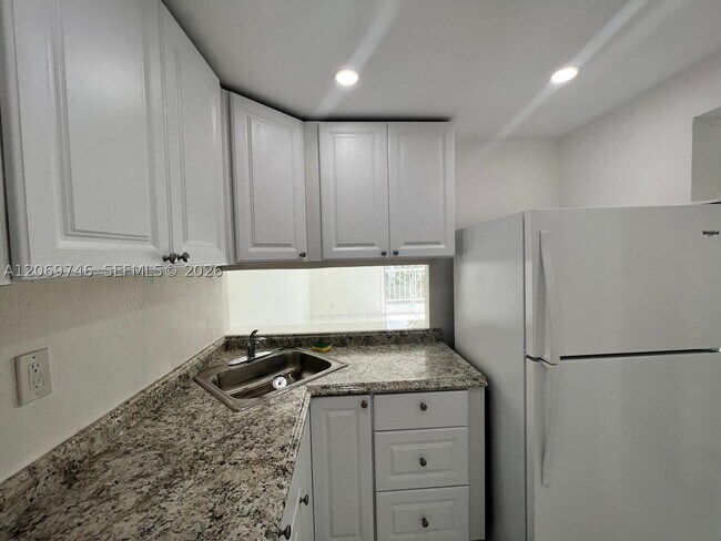 Building Photo - 4550 NW 9th St