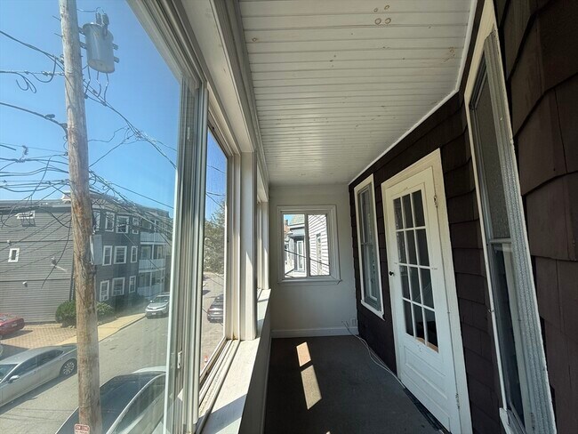 Building Photo - 35 Kingston St