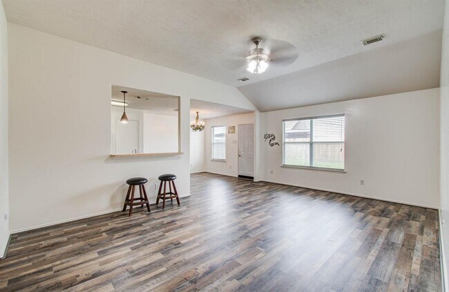 Building Photo - 2650 Daryns Landing Dr