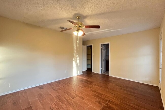 Building Photo - 8705 Clearbrook Trail