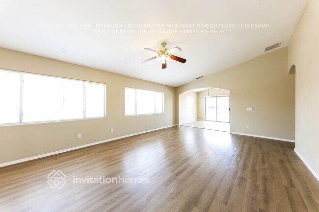 Building Photo - 5433 W Grove St