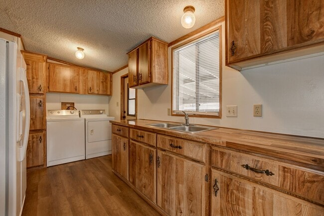 Building Photo - Home for Rent in Prescott!