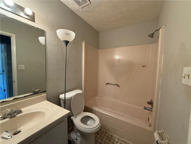 Building Photo - 2124 Fieldstone View Ct SE