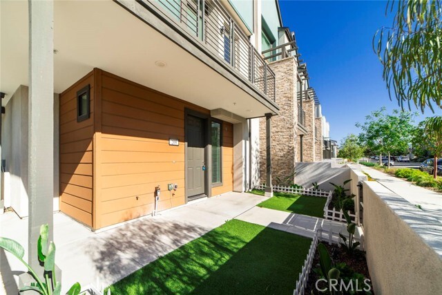 Building Photo - 209 Merit