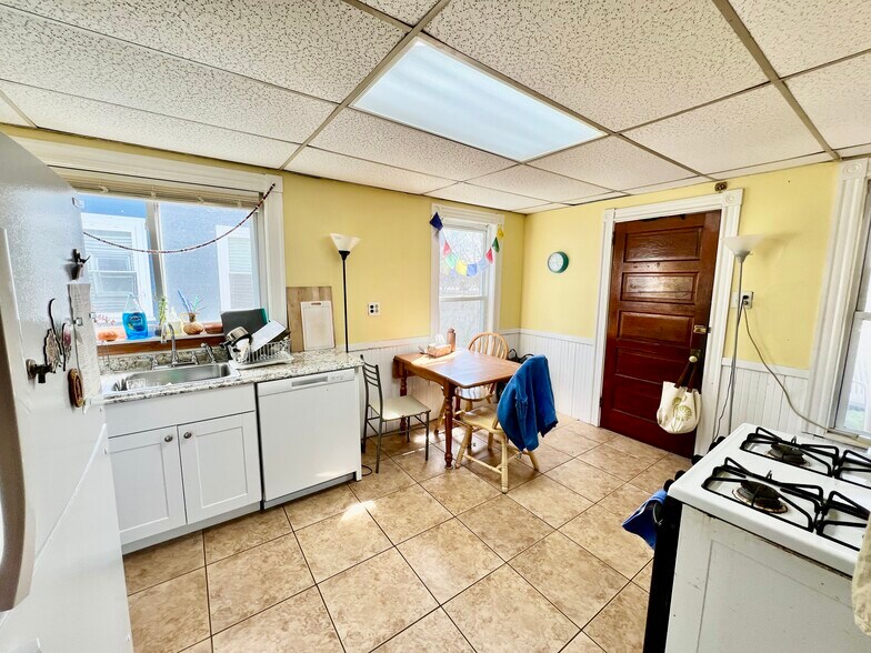 Building Photo - 75 Carolina Ave