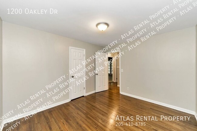 Building Photo - 1200 Oakley Dr