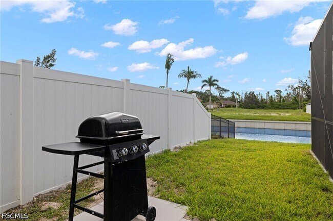 Building Photo - 1137 SW 18th Ct