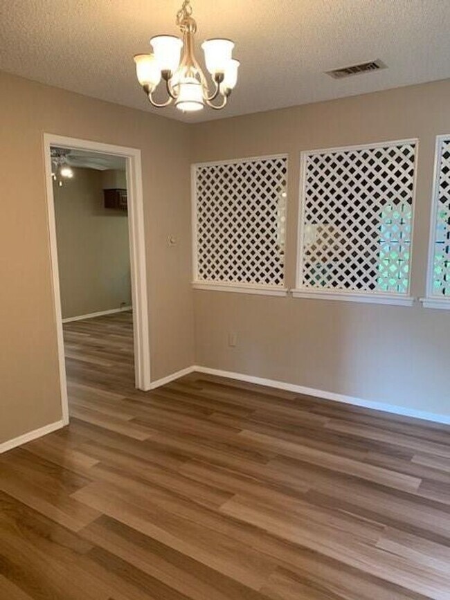 Building Photo - ***COMING SOON*** Nice 3 Bedroom, 2 Full Bath Home Located In SW Ft. Worth!