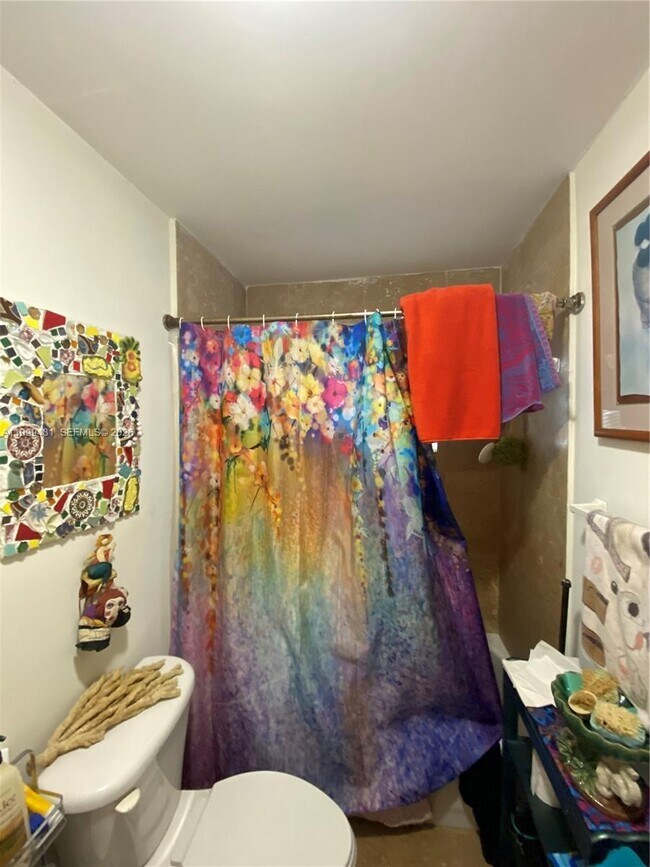 Building Photo - 1855 NE 121st St