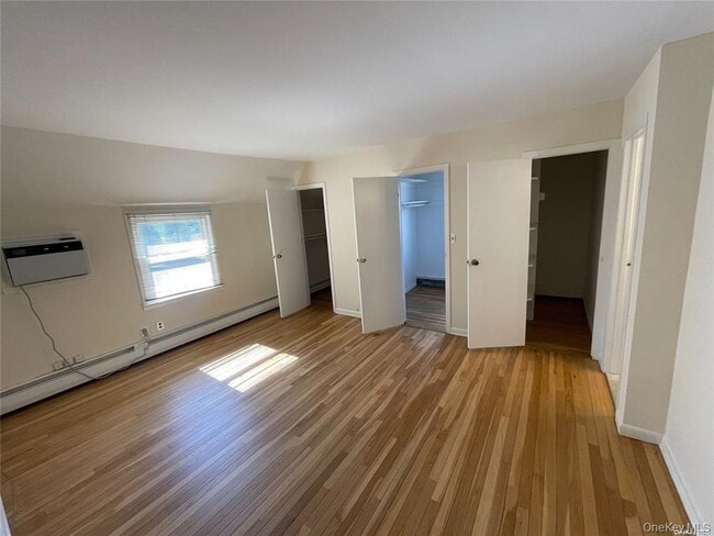 Building Photo - 217 Greeley Ave