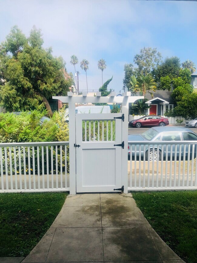 Front yard fence and gate. View from the porch. - 232 Market St
