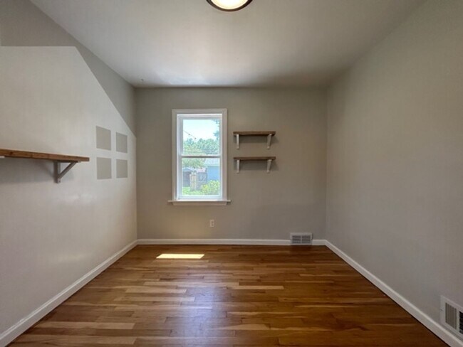 Building Photo - Beautiful Single-Family Home with Large Ya...