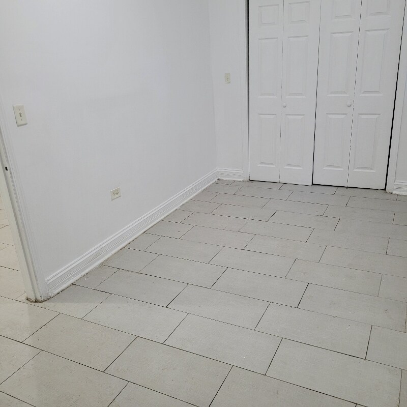 Building Photo - 6751 S Clyde Ave