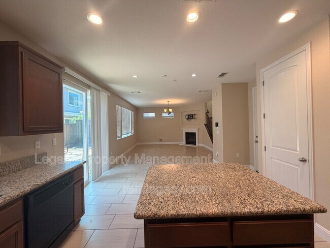 Building Photo - 3224 La Paz Dr