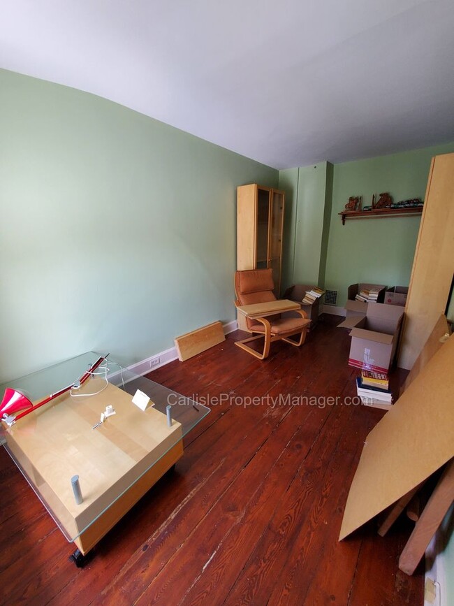 Building Photo - Historic downtown Carlisle townhouse for r...