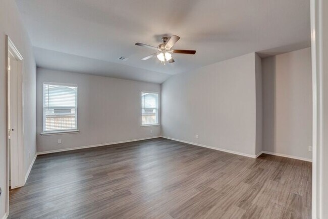 Building Photo - Brand new 4/2/2 in Elysian Fields!
