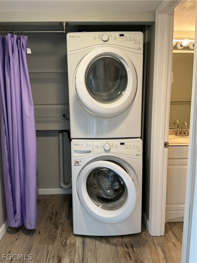 Building Photo - 2885 Palm Beach Blvd