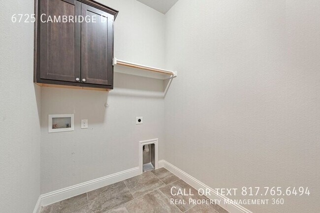 Building Photo - 6725 Cambridge Dr