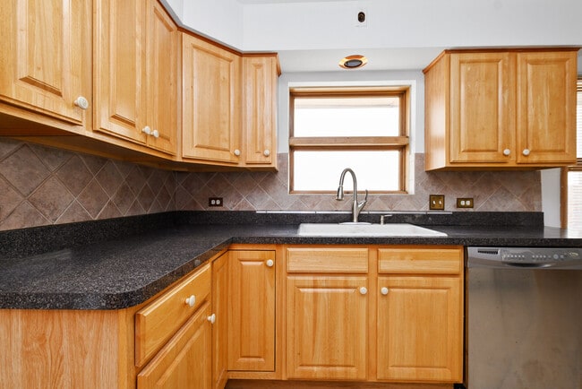 Building Photo - 6238 W 63rd St