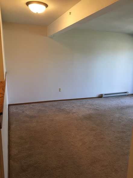 Building Photo - 1657 S Carriage Ln
