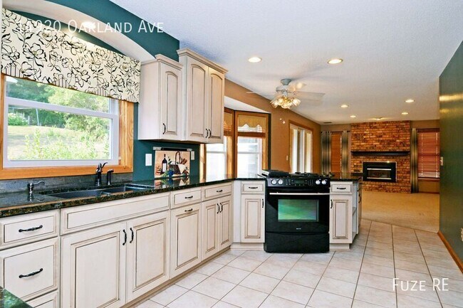 Building Photo - 14920 Oakland Ave