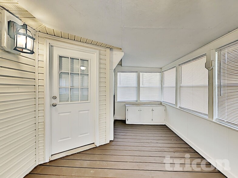 Building Photo - 316 Pine Ridge Ln