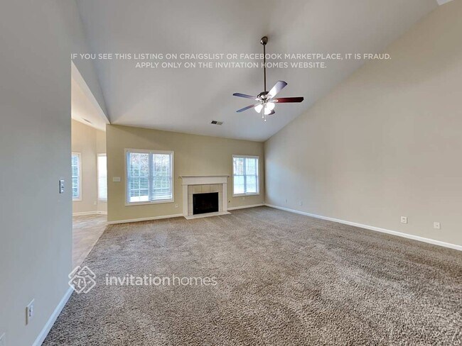 Building Photo - 1215 Chandler Ridge Dr SE