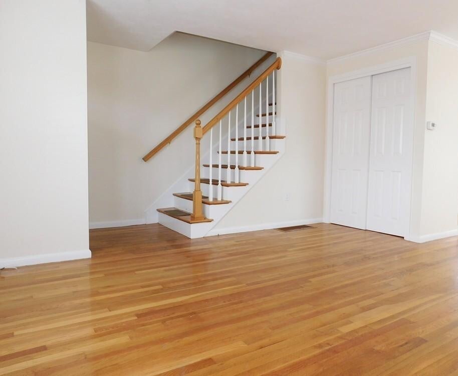 Building Photo - 249 Bridge St