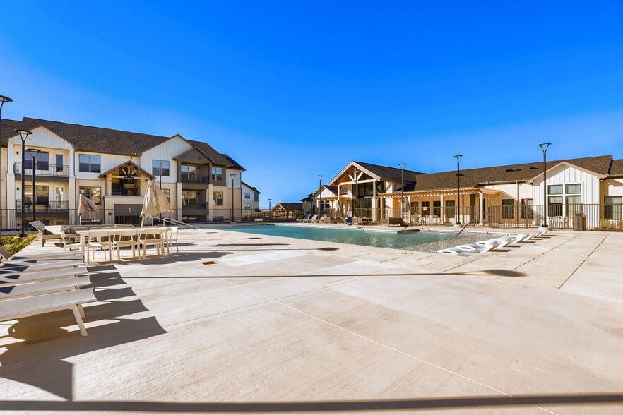Building Photo - The Preserve at Mustang Creek