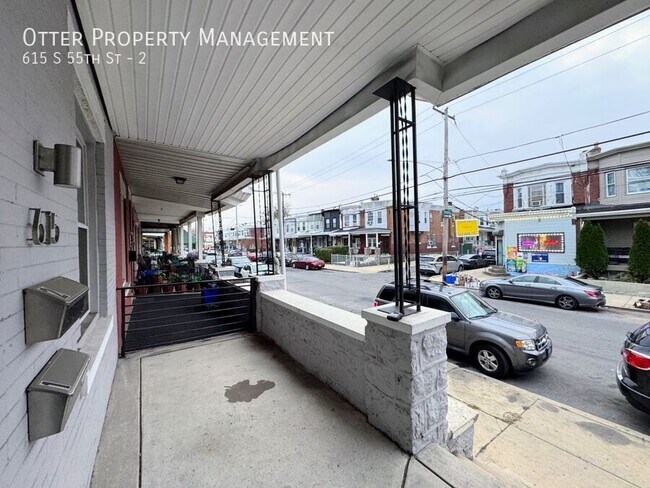 Building Photo - 615 S 55th St