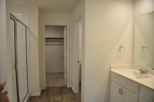 Building Photo - 31303 Yatesbury Ln