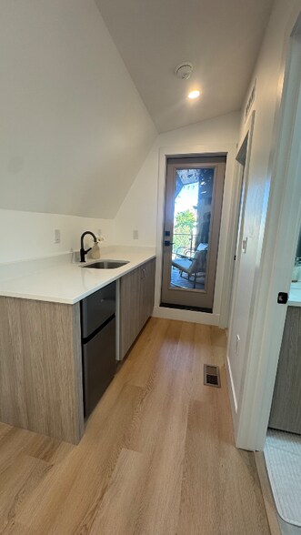 Building Photo - 3433 Lawrence St