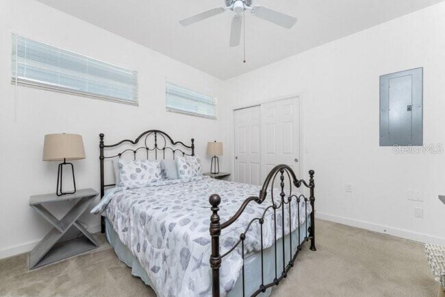 Building Photo - 2001 Bal Harbor Blvd