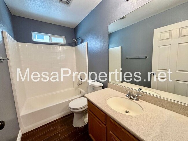 Building Photo - 16486 Salinas St