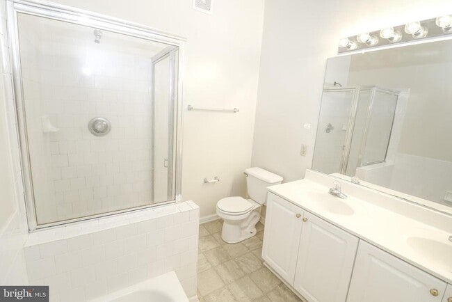 Building Photo - 2506 Weston Ct